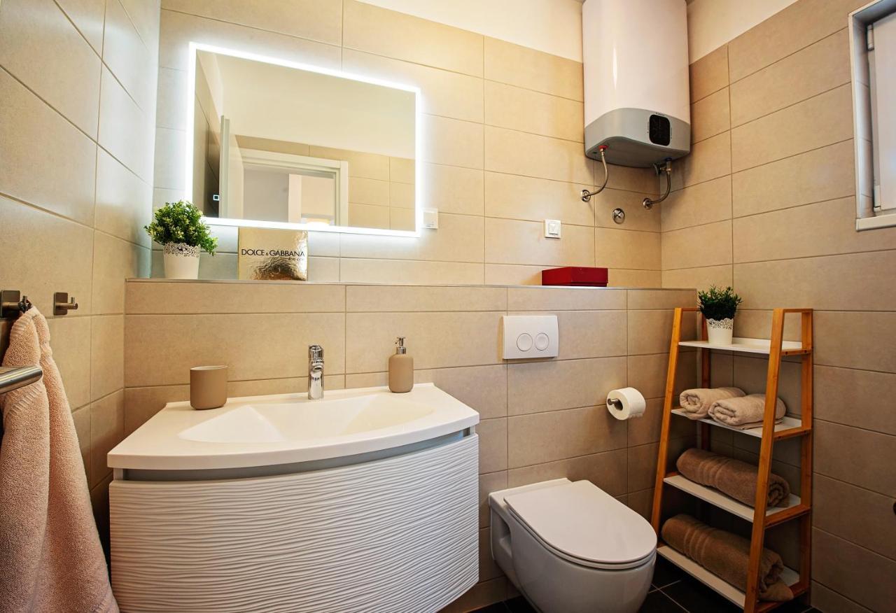 Sea Front Apartments Ivana Rogoznica  Kültér fotó